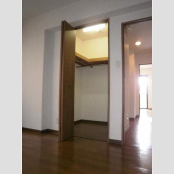 フォルテーヌ瑞江101号室 フォルテーヌ瑞江 ウォークインクローゼット