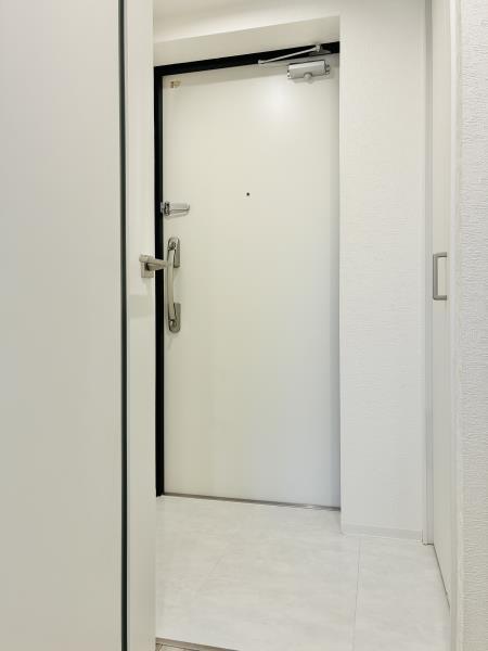 ＧＲＡＮ　ＤＯＭＡＮＥ　ＫＩＴＡＡＫＡＢＡＮＥ2階 玄関