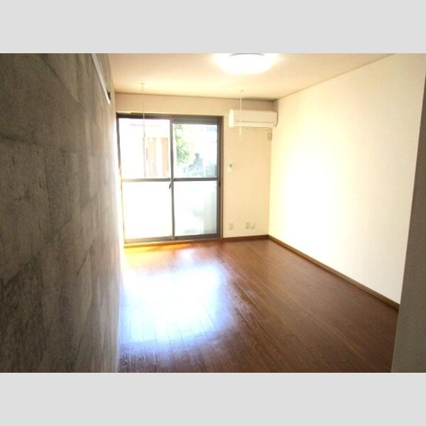 ベレンヘーナS・I102号室 洋室