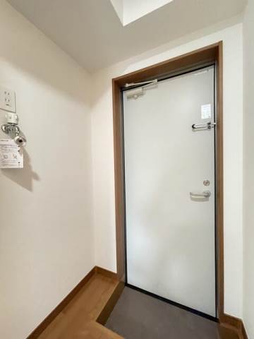 マーレ梅島3階 玄関