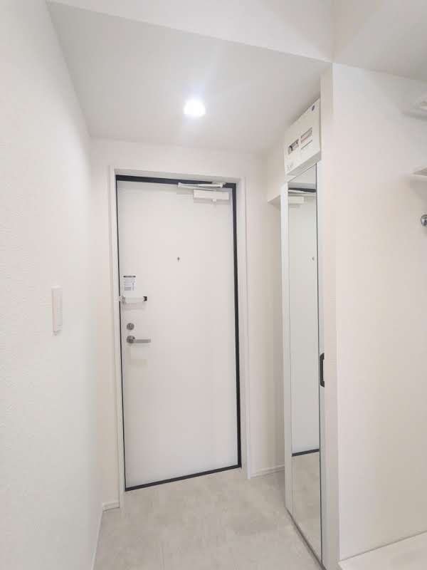 ラグゼフラット東六郷0202号室 玄関