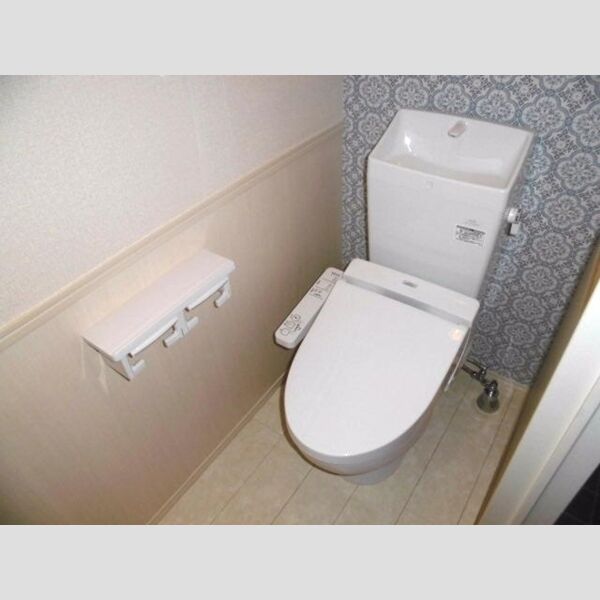 レフィナード末広102号室 温水洗浄暖房便座