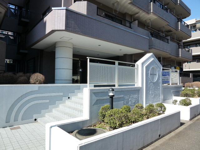 ファミール鷺沼 皆様をお迎えするエントランスです☆