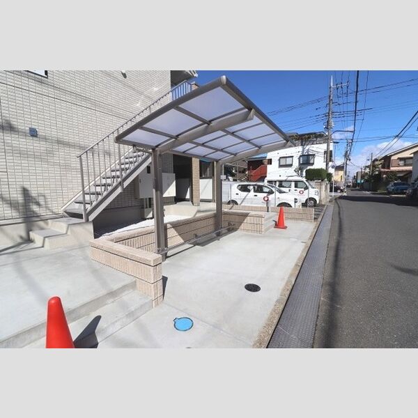 ブランヴェニール 駐輪場