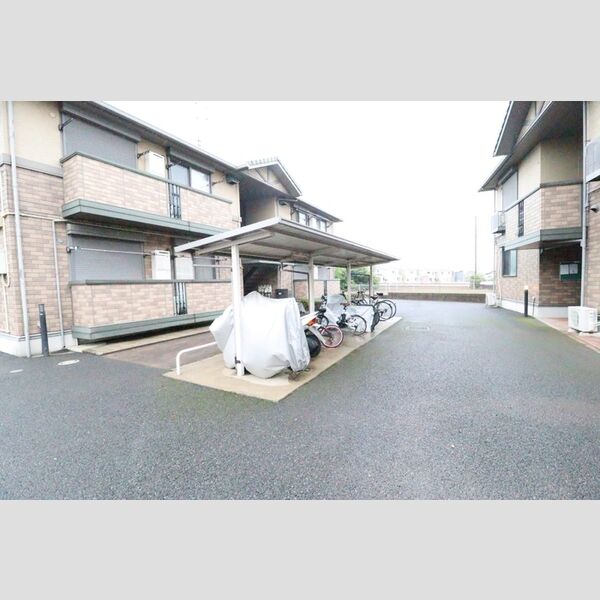 ウィルモア 壱番館・弐番館 駐輪場