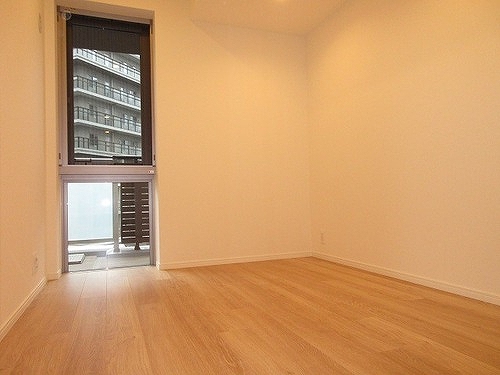 ＨＡＲＵＭＩ　ＦＬＡＧ　ＳＵＮ　ＶＩＬＬＡＧＥ　Ｔ棟 洋室4.5帖