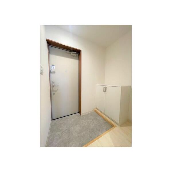 メゾンドフィナンシェ4号室 玄関