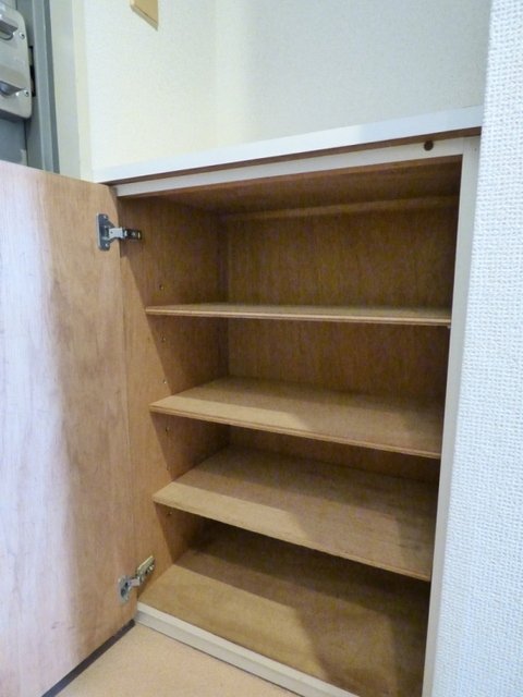 ラフィネ西荻 靴入