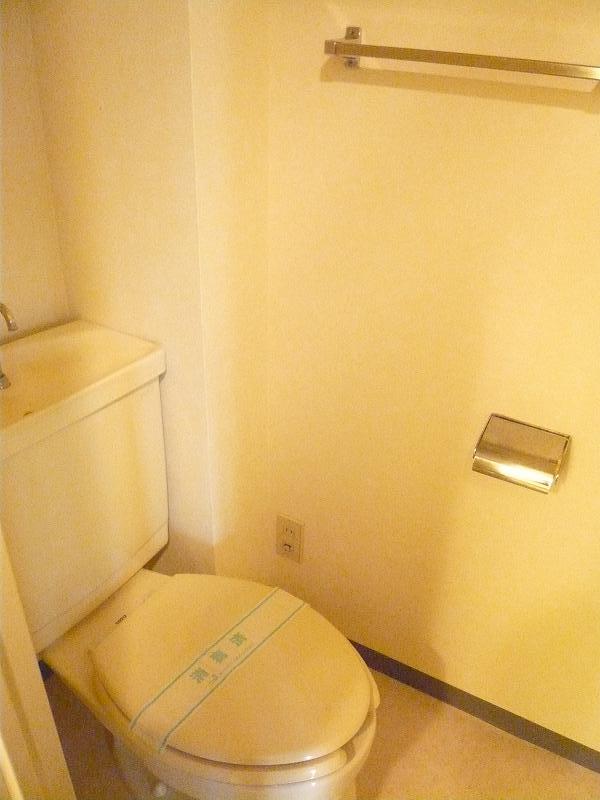 コートハウス藤ヶ丘0205号室 トイレ