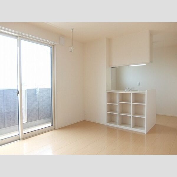 フローラル 対面キッチン方向を望む