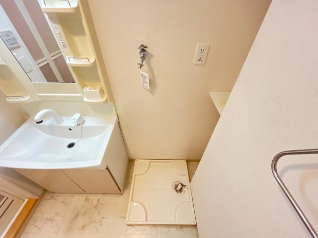 イーストピア203号室 室内洗濯機置場