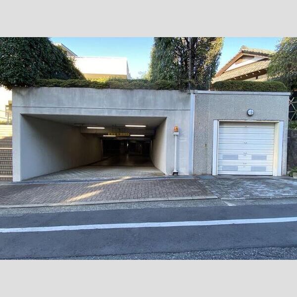 モニュメントスクウェア　参番館107号室 駐車場