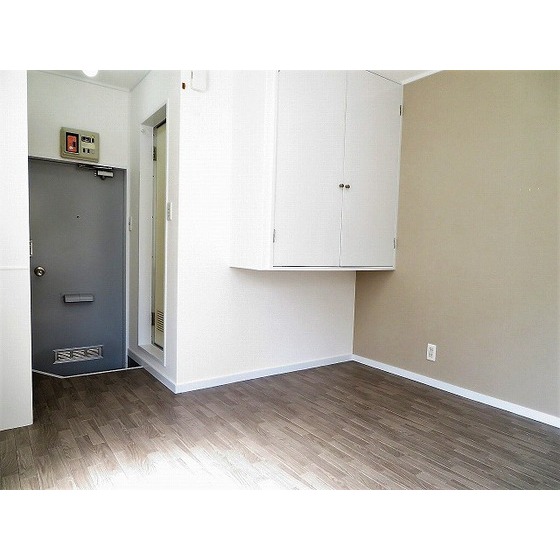 ラークテラス0101号室 リビング