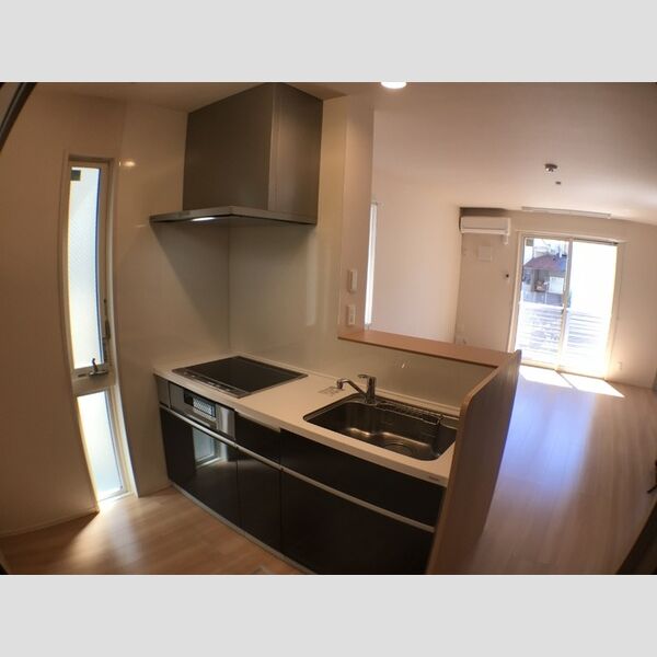 ラムリテン105号室 対面キッチン(IH)