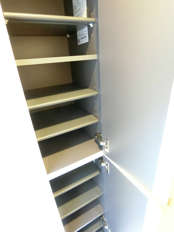 リブリ・国立 玄関