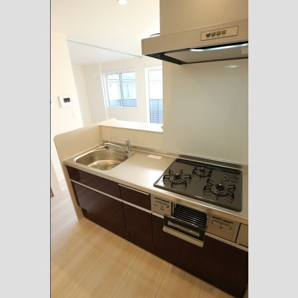 ジュモンターニュ201号室 ガスコンロ3口　グリルも付いてます