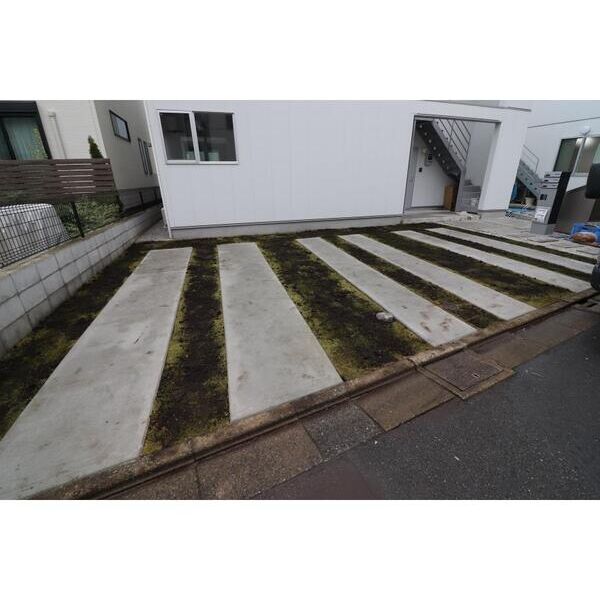 Liaison　B棟 駐車場