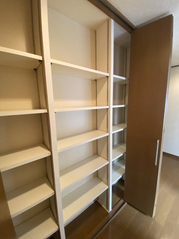 la porte4F号室 収納