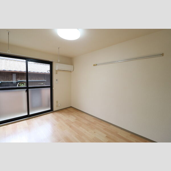 ヴェルドミール 洋室