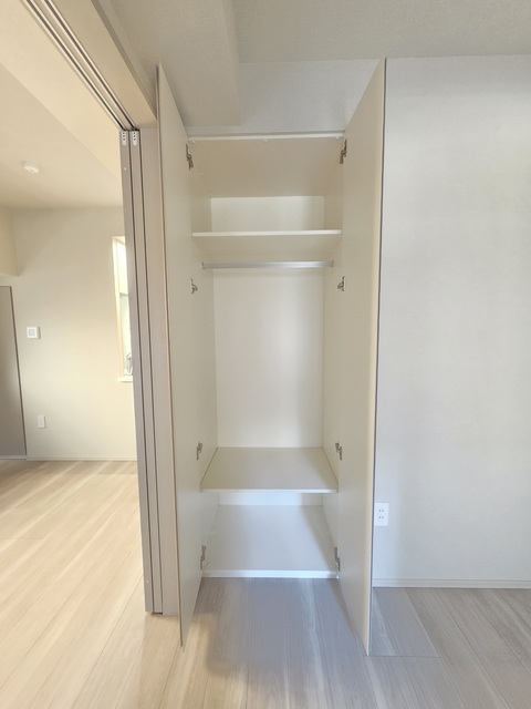 アウラ立川曙町 洋室収納　2025年12月撮影