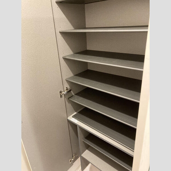 エクセリア蓮根101号室 シューズボックス