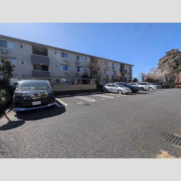 コモレビ大蔵　F303号室 駐車場