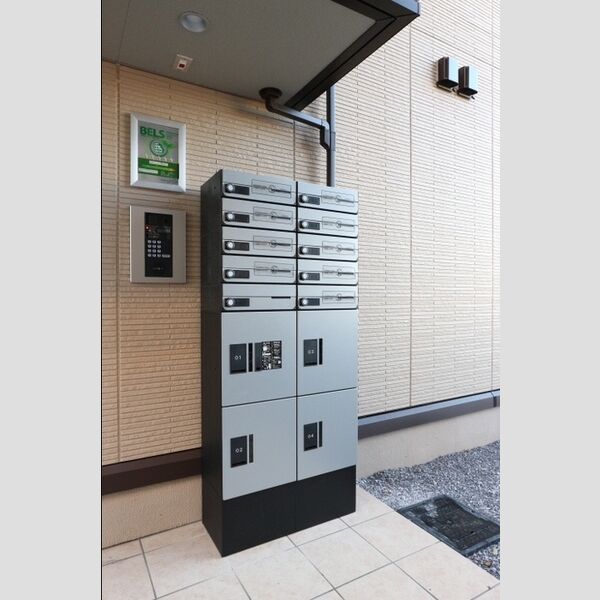 フォーリア　B 宅配ボックス