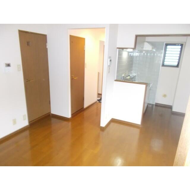 鴨志田第二ビル リビング