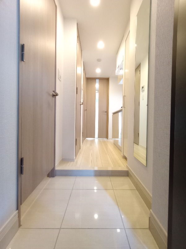 クレイシア月島 玄関