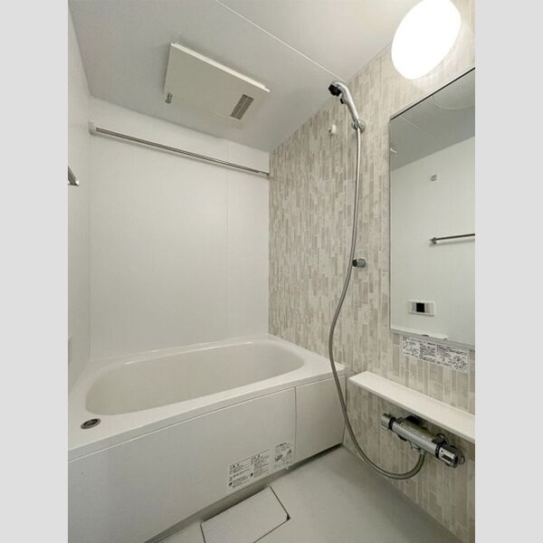 ルリアン北小岩Ⅲ205号室 浴室