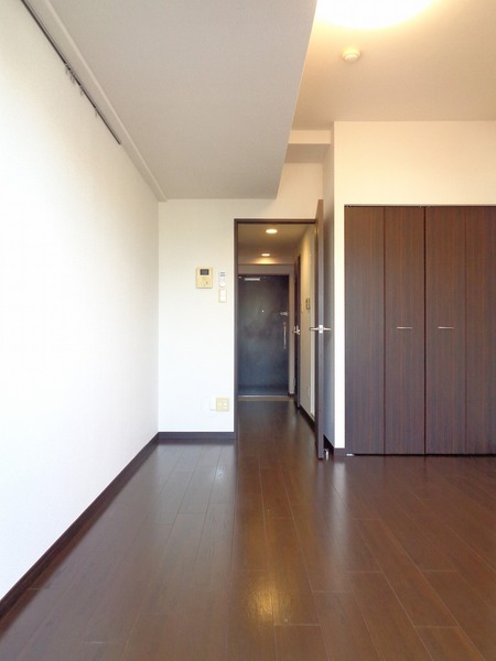 アデッソ本蓮沼403号室 リビング