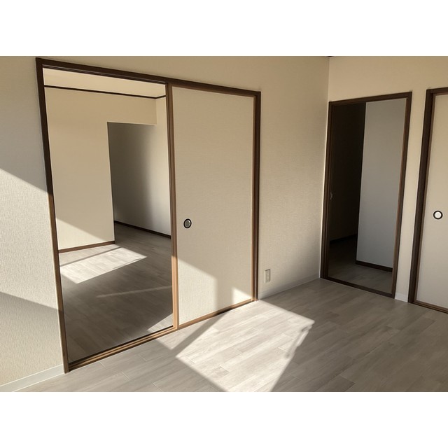 グランデュール瀬戸岡202号室 内観