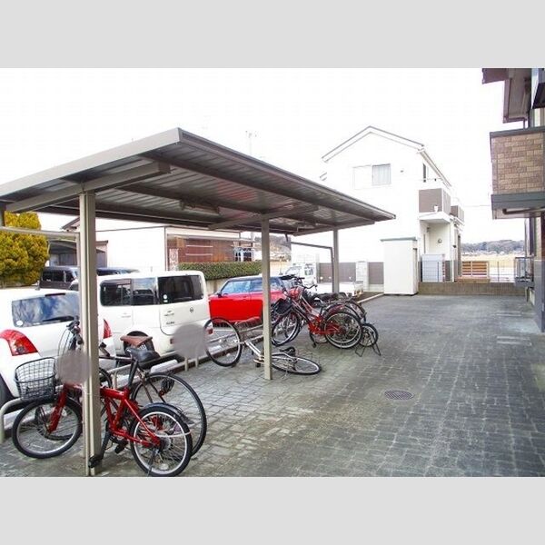 プルミエ 駐輪場