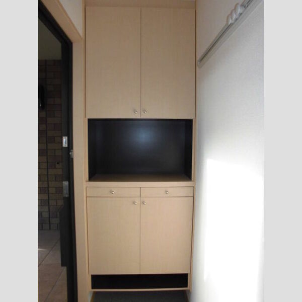 アットイーズ　Ⅴ102号室 玄関シューズボックス