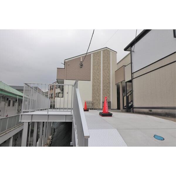 アザーレ・キュリオス横浜 外観