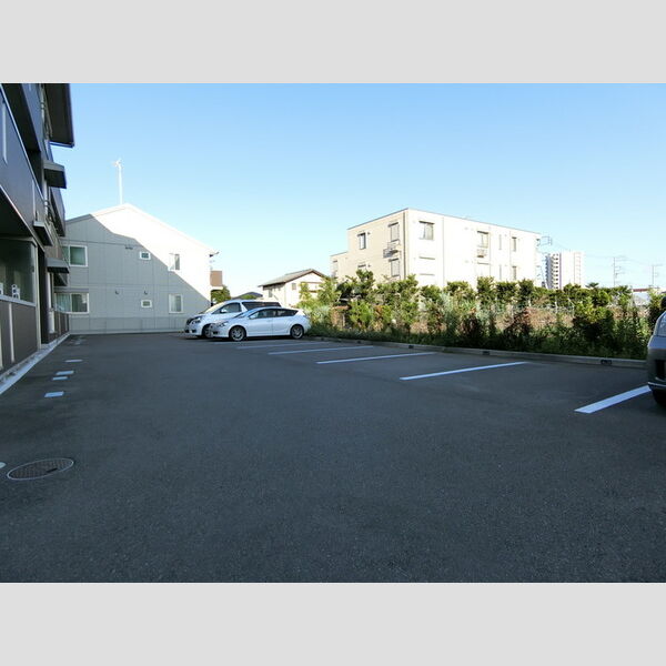 ルーフハウス　A 駐車場