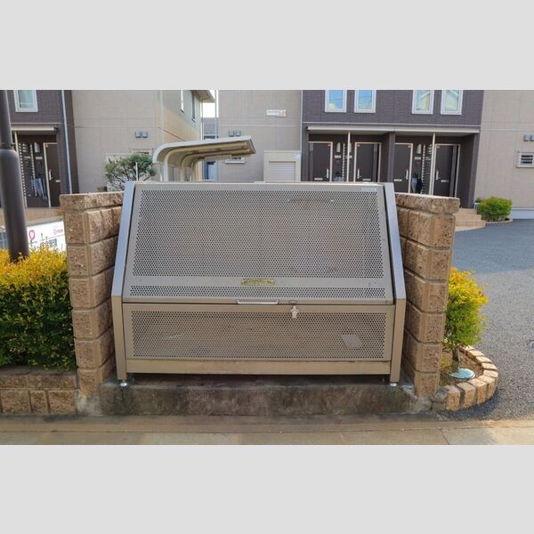 フォンテーヌ　D ゴミストッカー