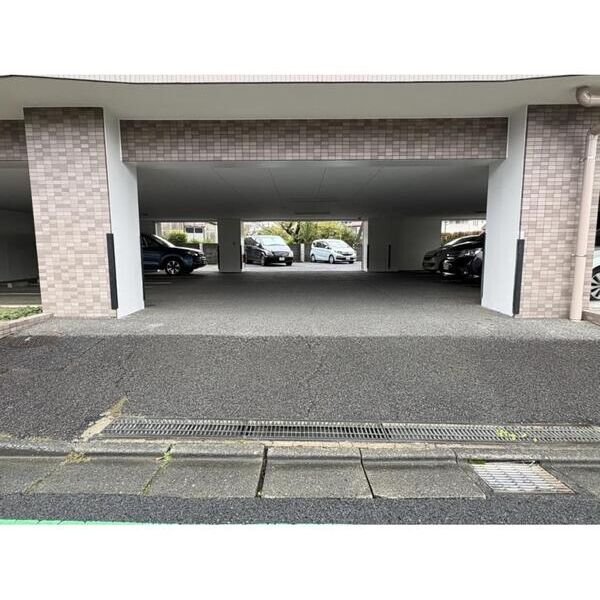 富志正604号室 駐車場