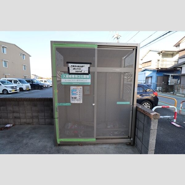 サンプットコート ゴミ置き場