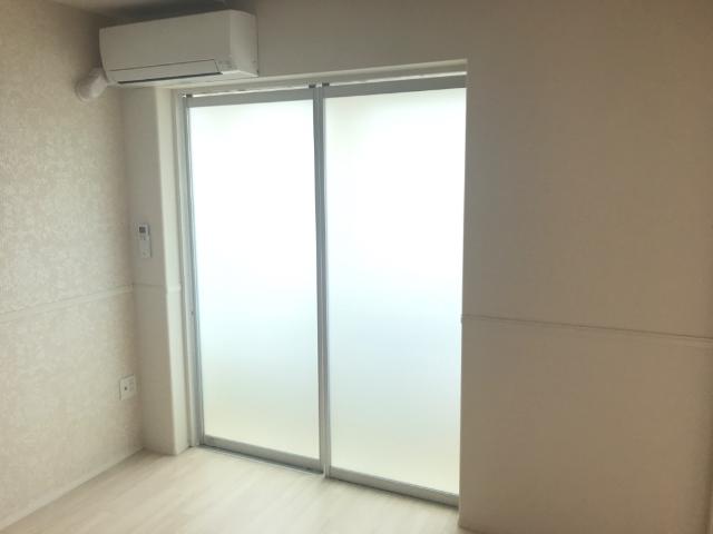 モデスト・ヴィラ リビング