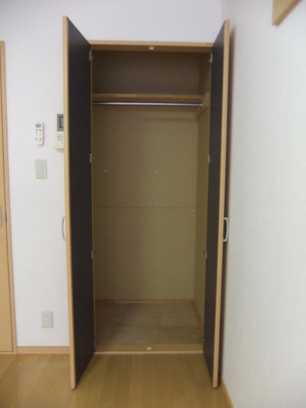 ブリリアント・アイⅢ1階 収納