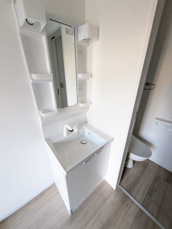 アリスワン南三咲(E-222)1階 洗面