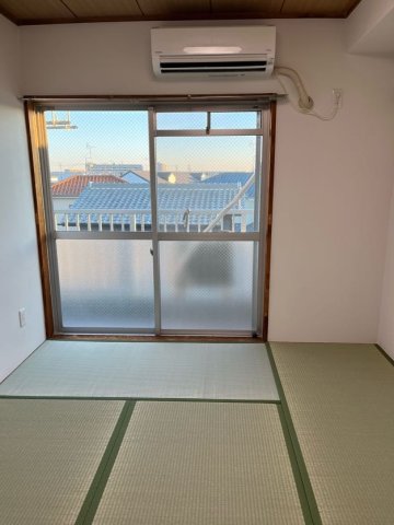 オークヒルズ301号室 和室があると落ち着いた雰囲気になりますね