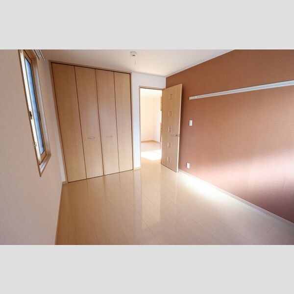 エミール・オガワ　A・B棟B101号室 洋室　6帖