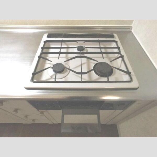 ヴァンベール富士美101号室 三口コンロ