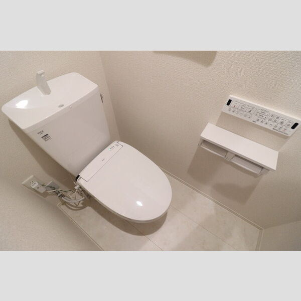 Noble Palais 針ヶ谷103号室 トイレ