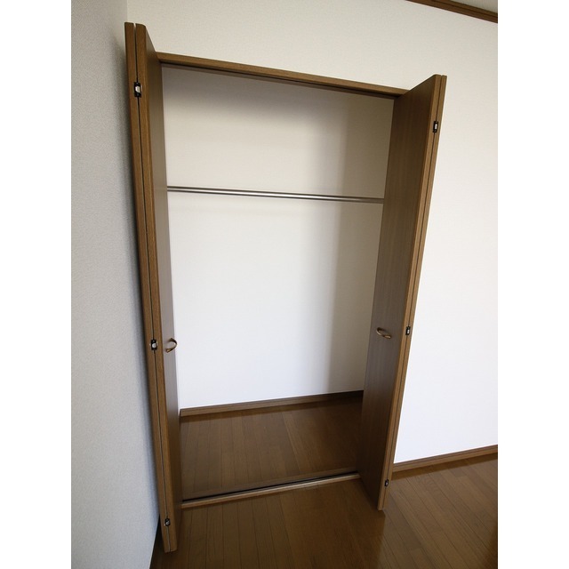 アムール H 内観