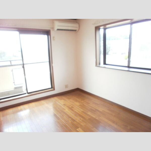 ハイネス大嶋205号室 洋室♪