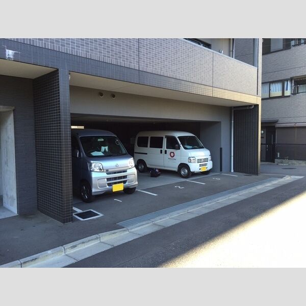 Chloris 駐車場