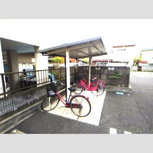 PUREZZA春日部 駐輪場